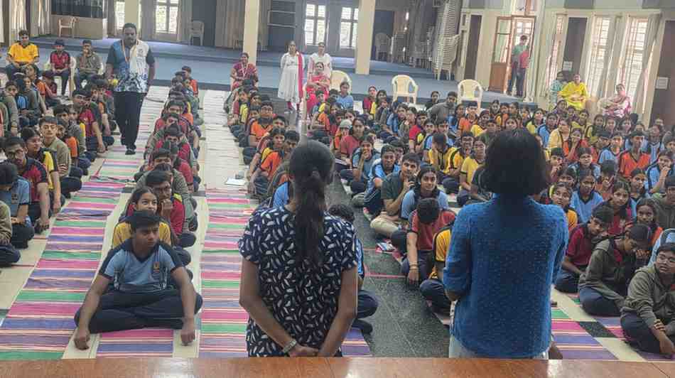 RVKArkavatiHostsROOTSIITMentoringSessionforClassesIXandX1