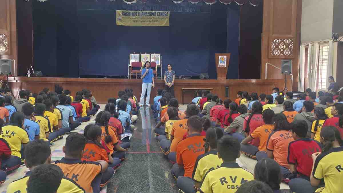 RVKArkavatiHostsROOTSIITMentoringSessionforClassesIXandX2