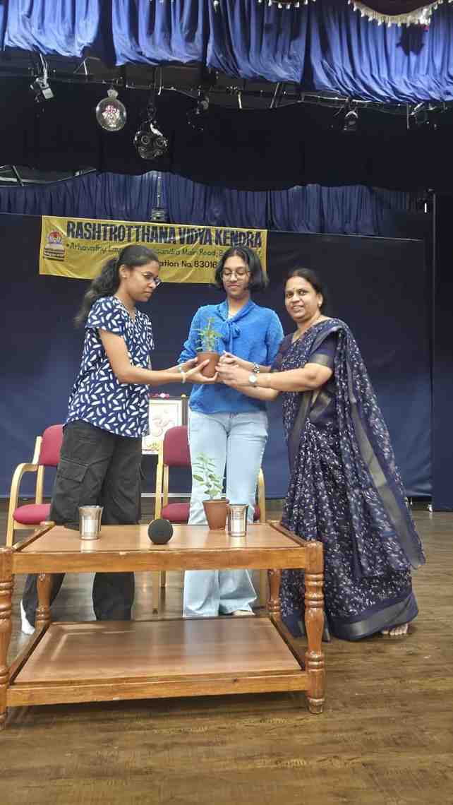 RVKArkavatiHostsROOTSIITMentoringSessionforClassesIXandX5