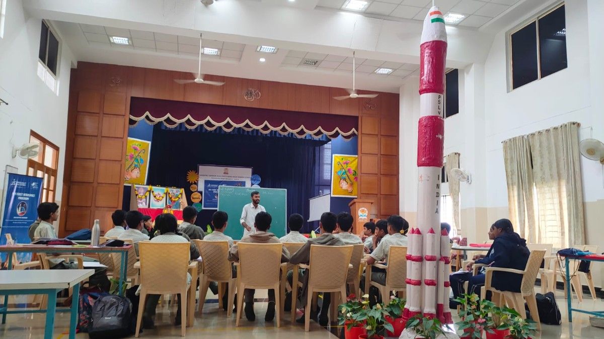 Young Space Pioneers Showcase Working Satellite and Rocket Models (10)